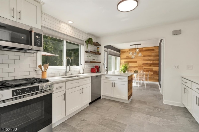 Kitchen to Breakfast Room