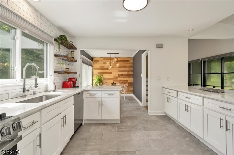 Kitchen to Breakfast Room