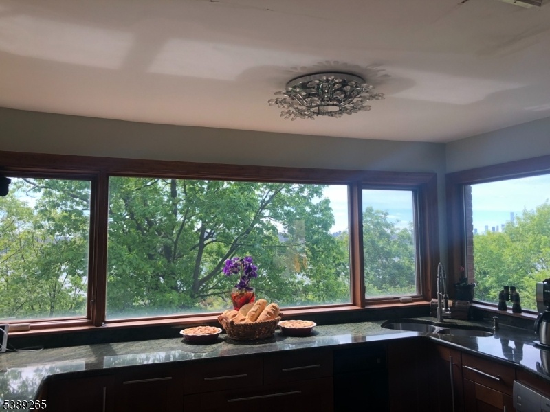 Kitchen 1 st Floor