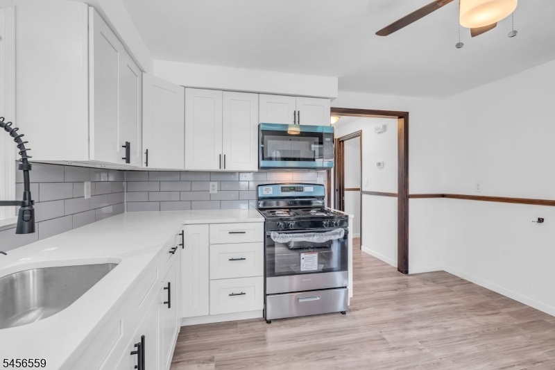 New Gas Range with Microwave!