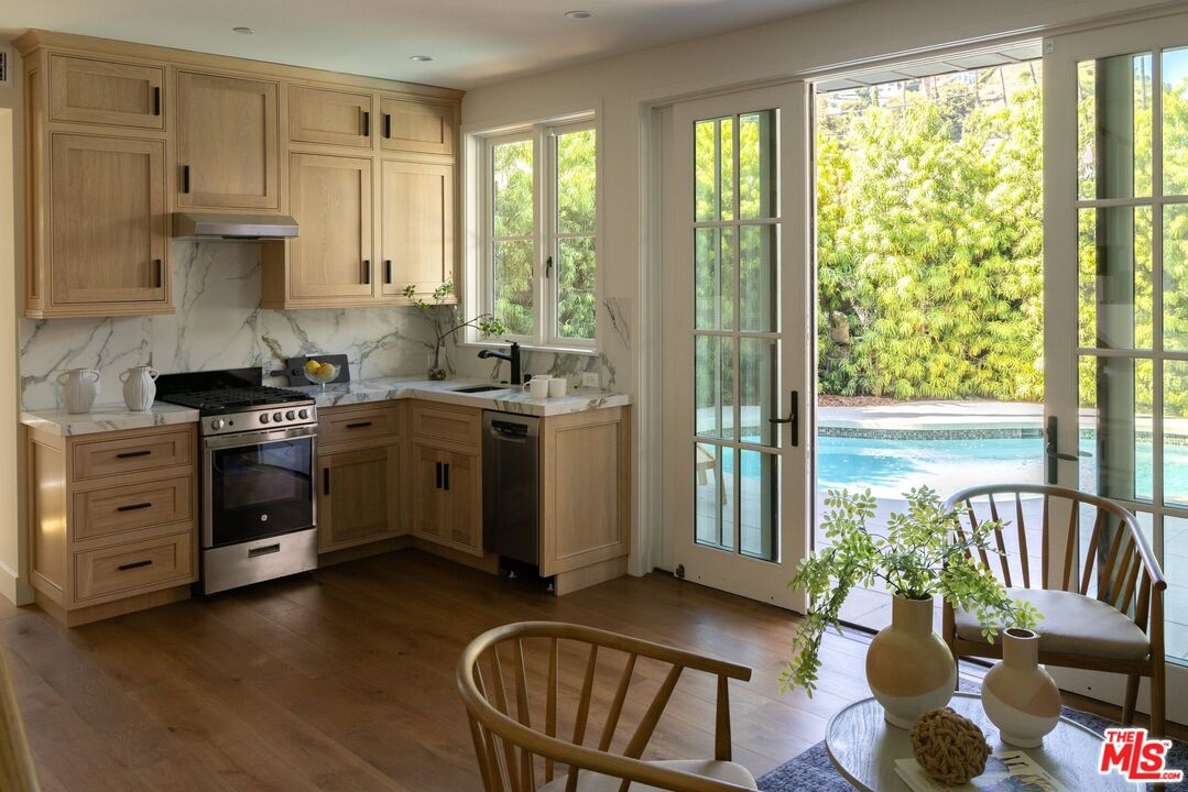Guest House Kitchen & Living