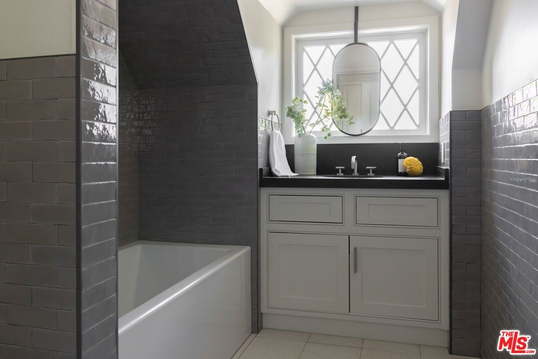 Ensuite bath