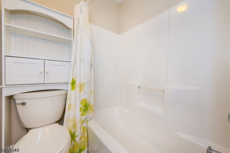 _Full Bathroom 2nd Level