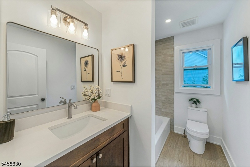 2nd Floor Hall Bathroom