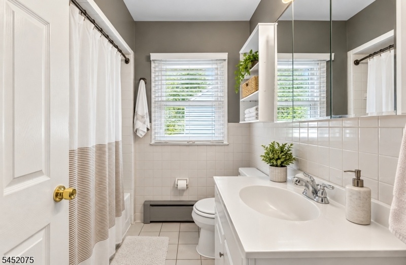 2nd fl bathroom