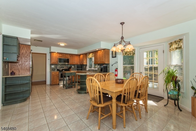 Large Kitchen to Enjoy