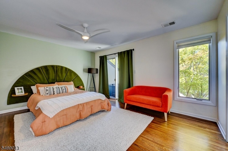 JR SUITE W BALCONY