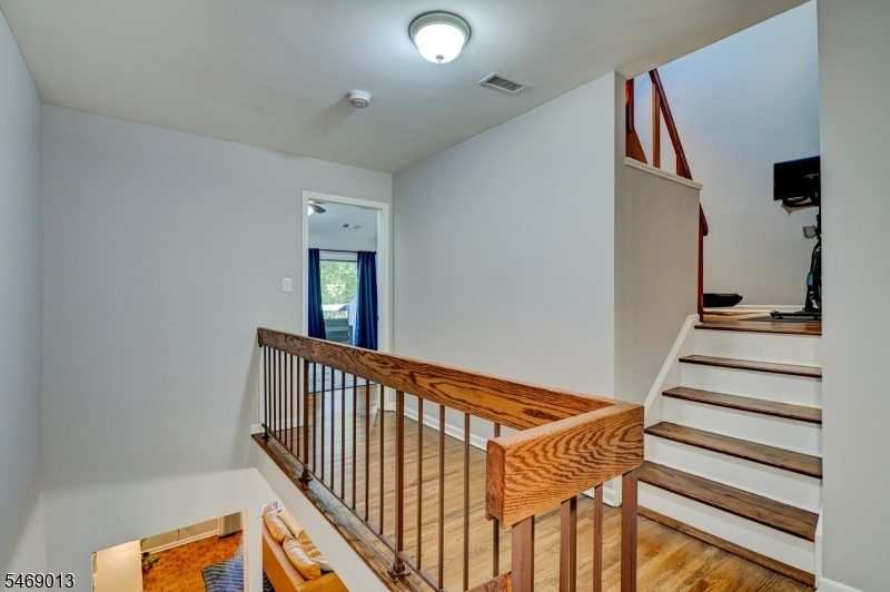 LANDING UPSTAIRS