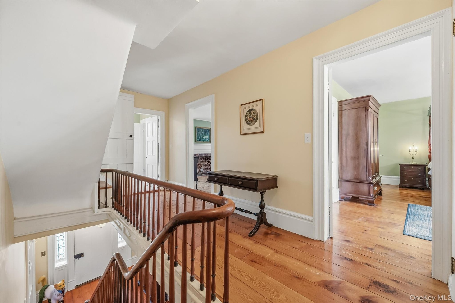 Entry to second floor