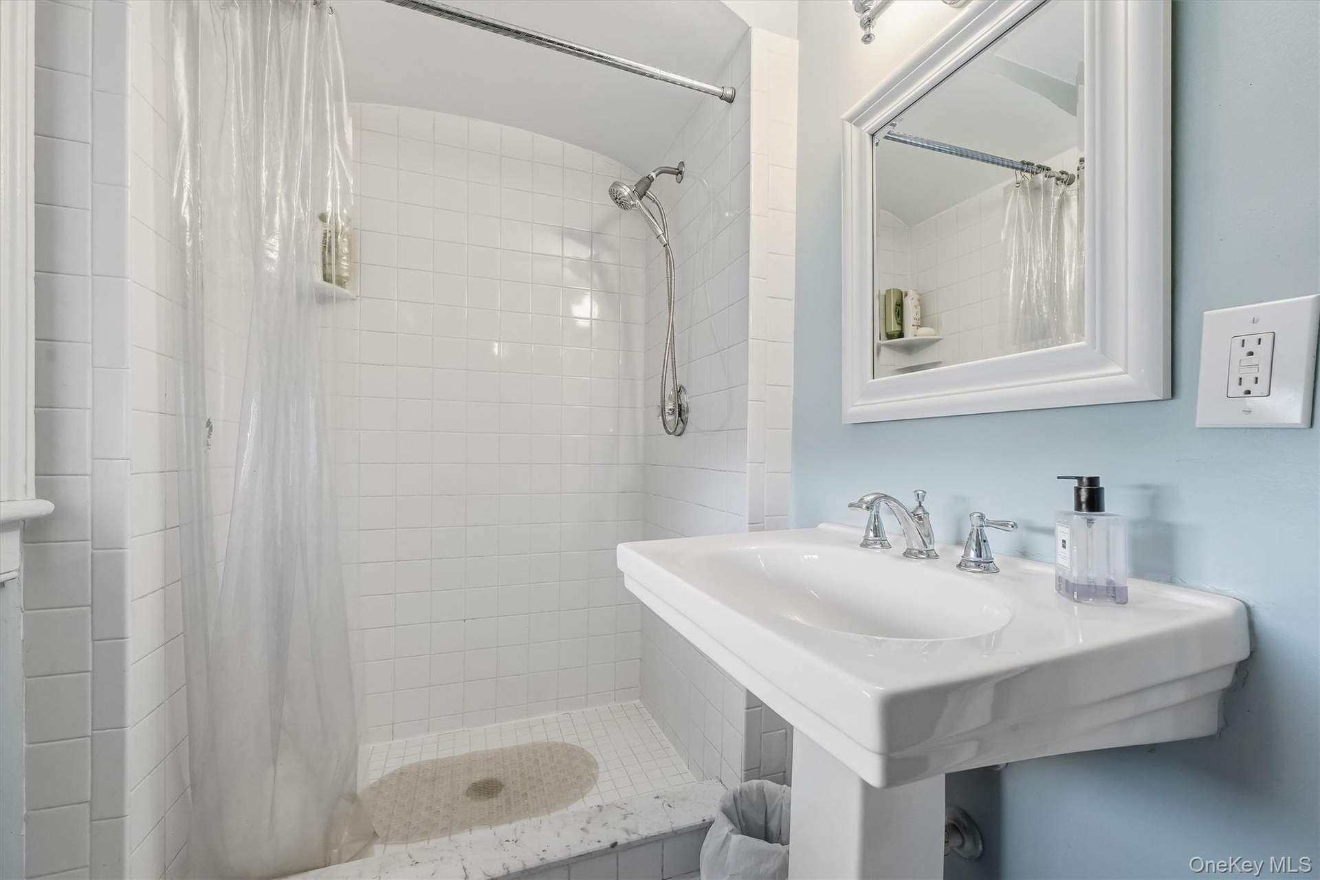 Bathroom accessible from bonus room