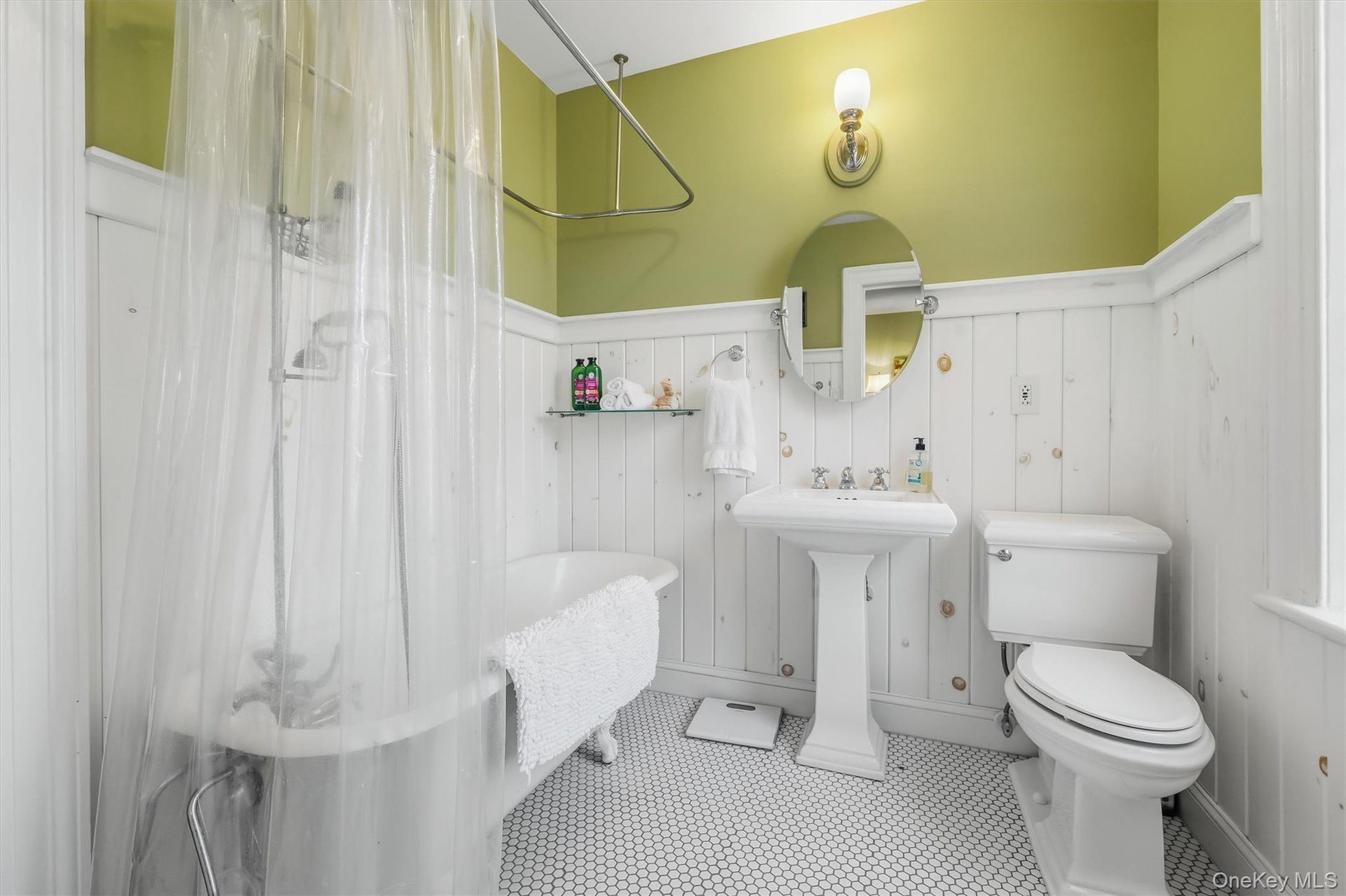 Hall bathroom with access from second bedroom