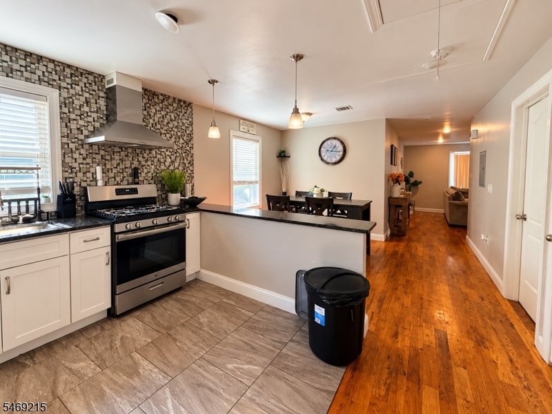 Modern Kitchen&Dining Hallway