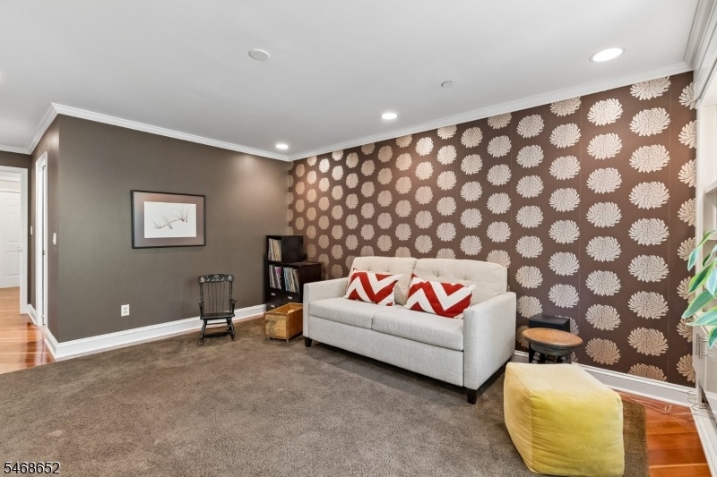 First floor bedroom or den