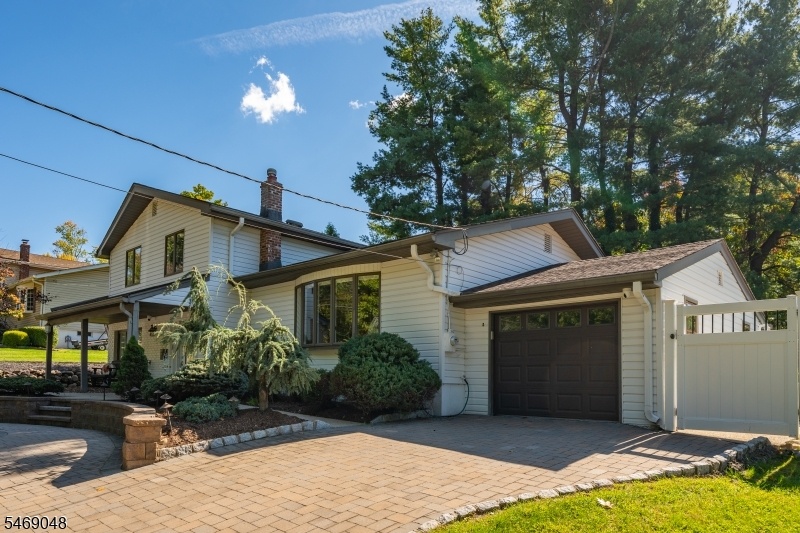 Attached Garage
