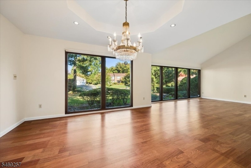 Living Room / Dining