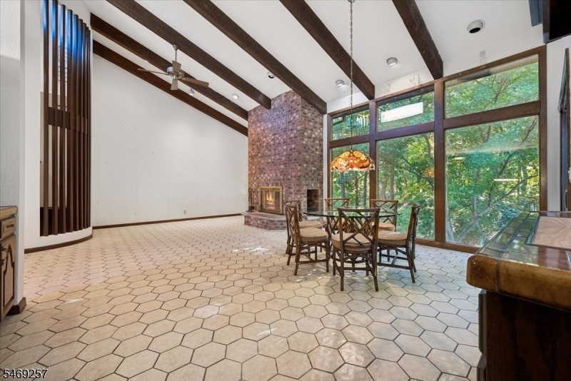 Breakfast Nook / Family Room