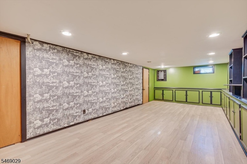 Basement recreation room