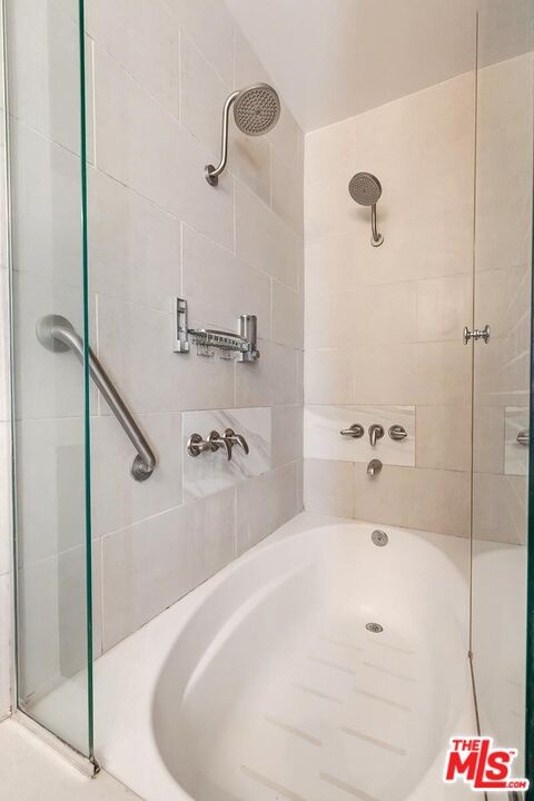 Primary Shower/Tub Combination