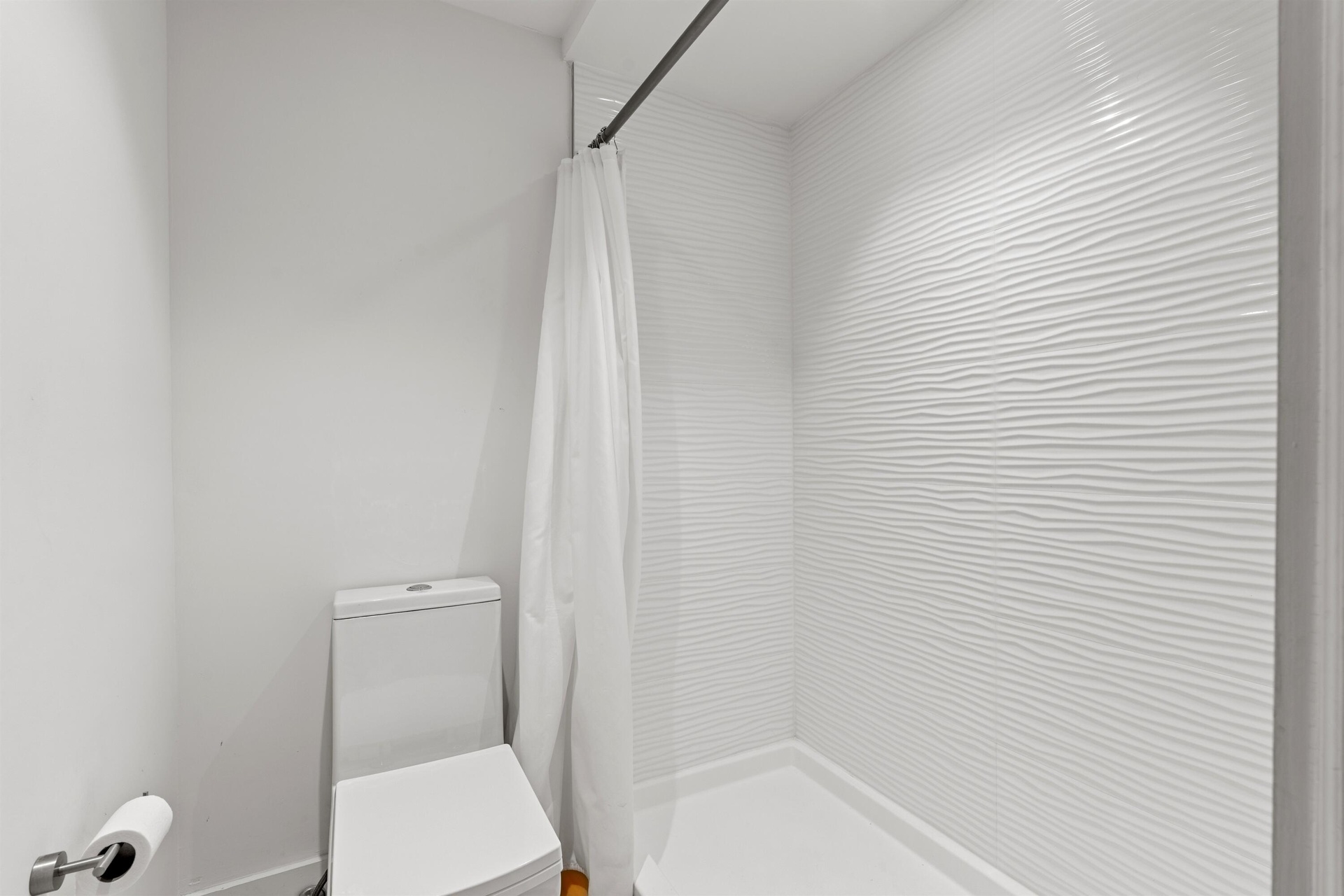 Guest Full Bath