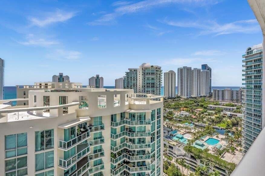 Expansive cityscape with ocean and intercoastal waterway