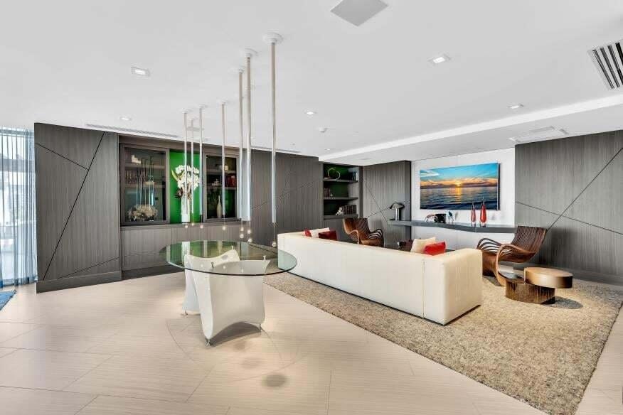 Private Lounge