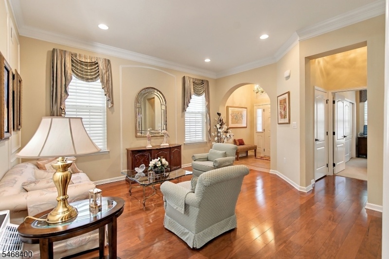 Graceful Archway form Foyer