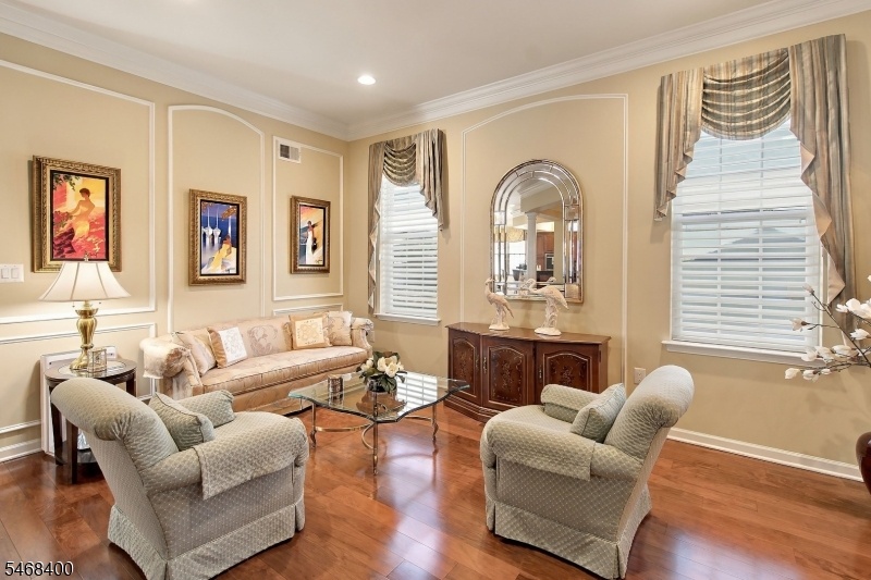 Distinctive Custom Moldings
