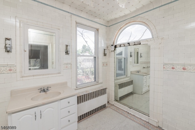 Main Bath 2nd Floor