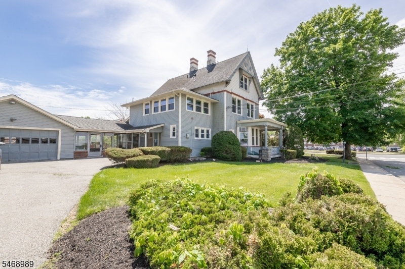 View of driveway