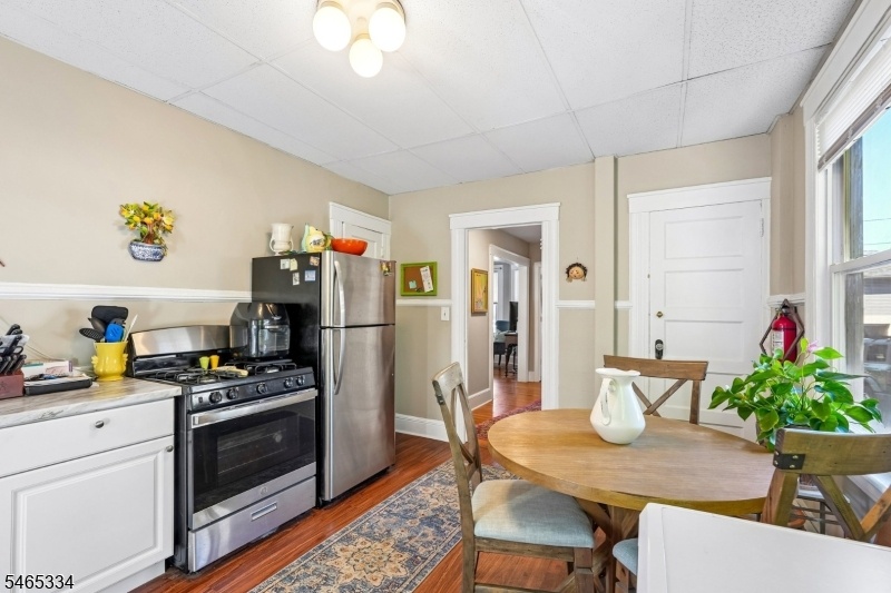 UNIT ONE KITCHEN