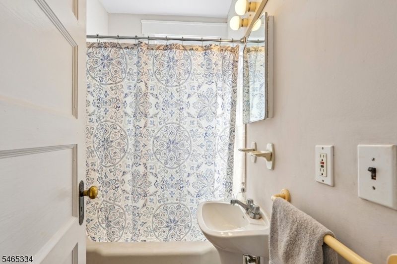 UNIT ONE BATH