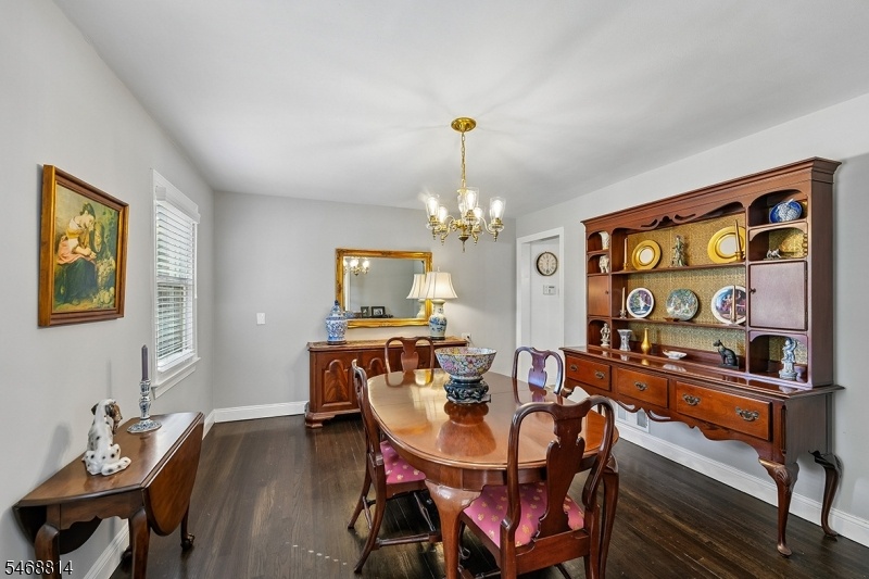 Dining Room (view2)