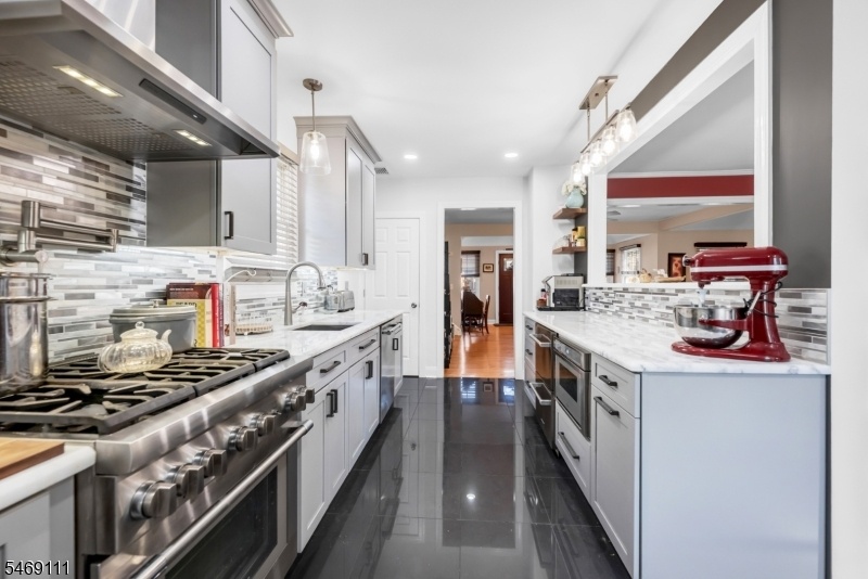 Kitchen 4