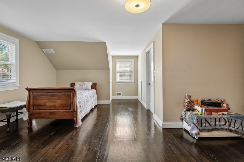Bedroom 3 (second floor)