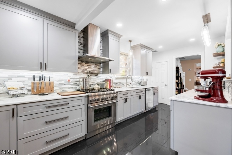 Kitchen 2