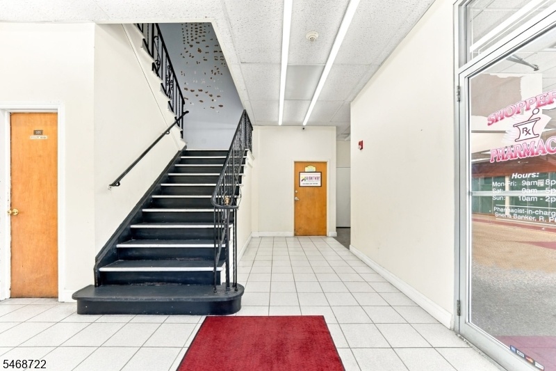 Staircase/hallway