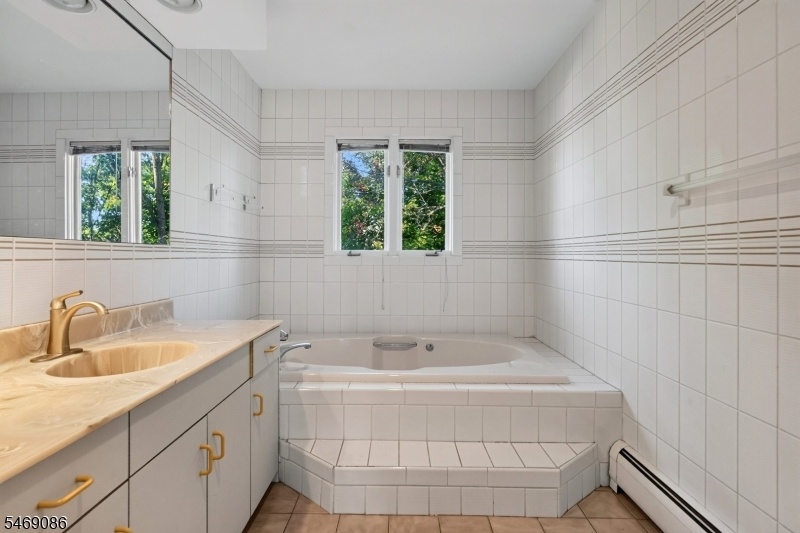maint bath 2nd floor