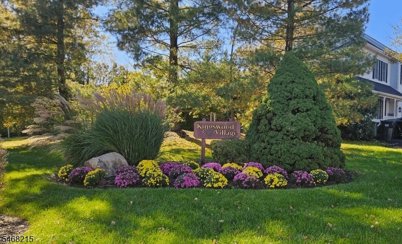 Kingswood Village