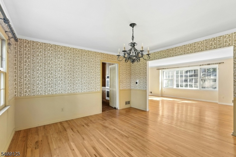 Dining room to living room