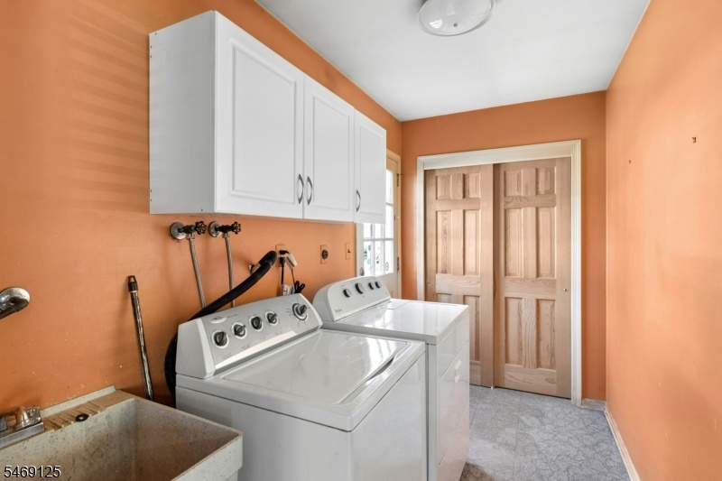 1st floor laundry
