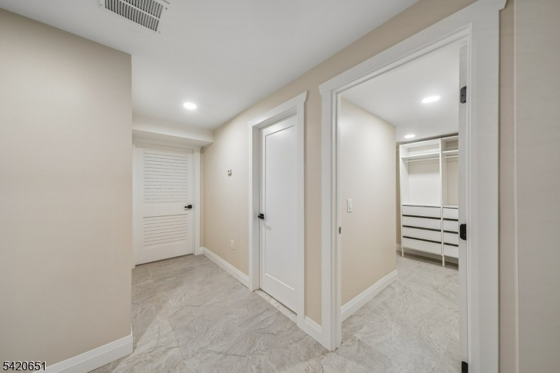 Basement w Closet