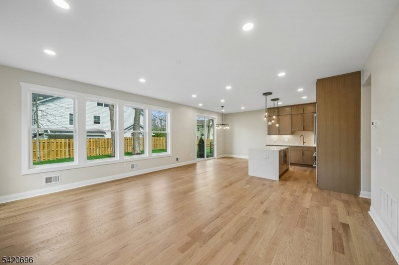 Livingroom-Kitchen -Dinning