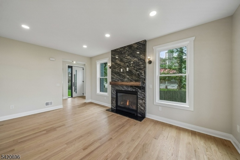 1st floor Living Room