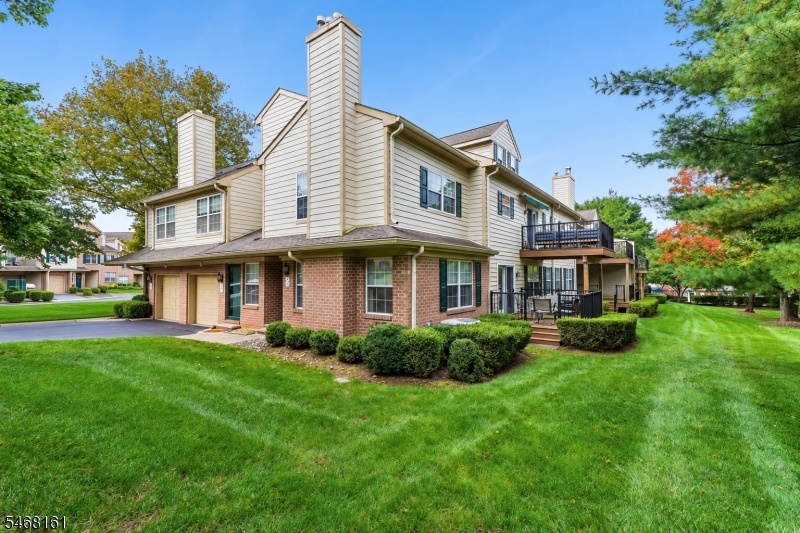 Welcome to 1 Gatehouse Ct
