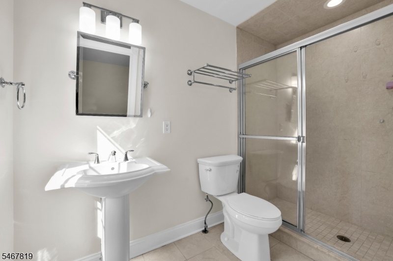 BEDROOM 2 ENSUITE