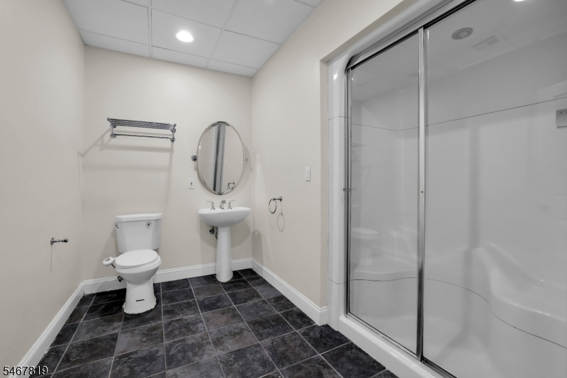 BASEMENT FULL BATH