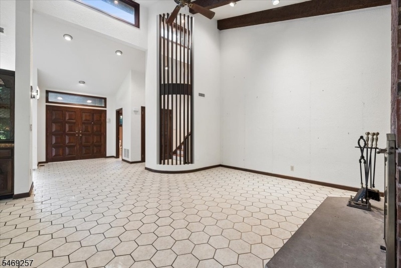 Family Room / Foyer