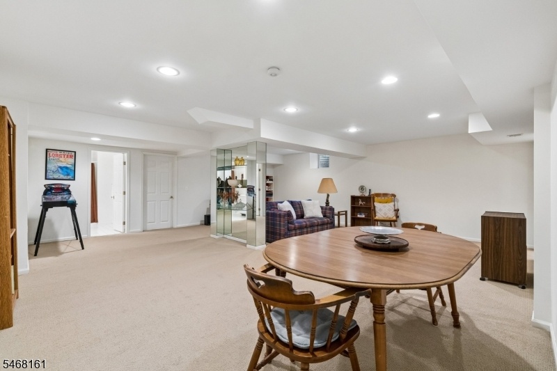 Very Large Recreation Room