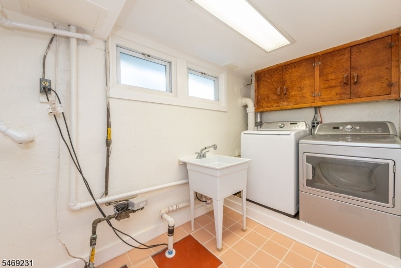 Clean Laundry Room