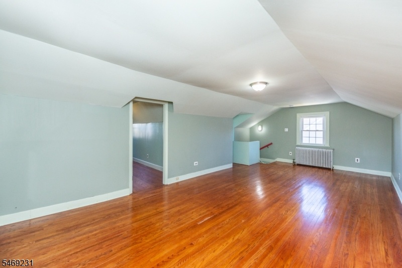 Large upstairs bedroom